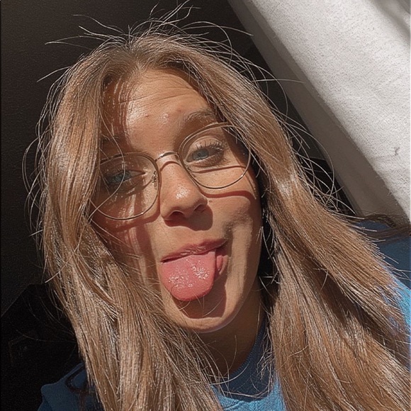 Meet your Posher, Abby - Picture 1 of 1